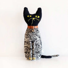 Severina Kids Leopoldo hand knitted cat