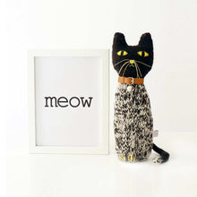 Severina Kids Leopoldo hand knitted cat