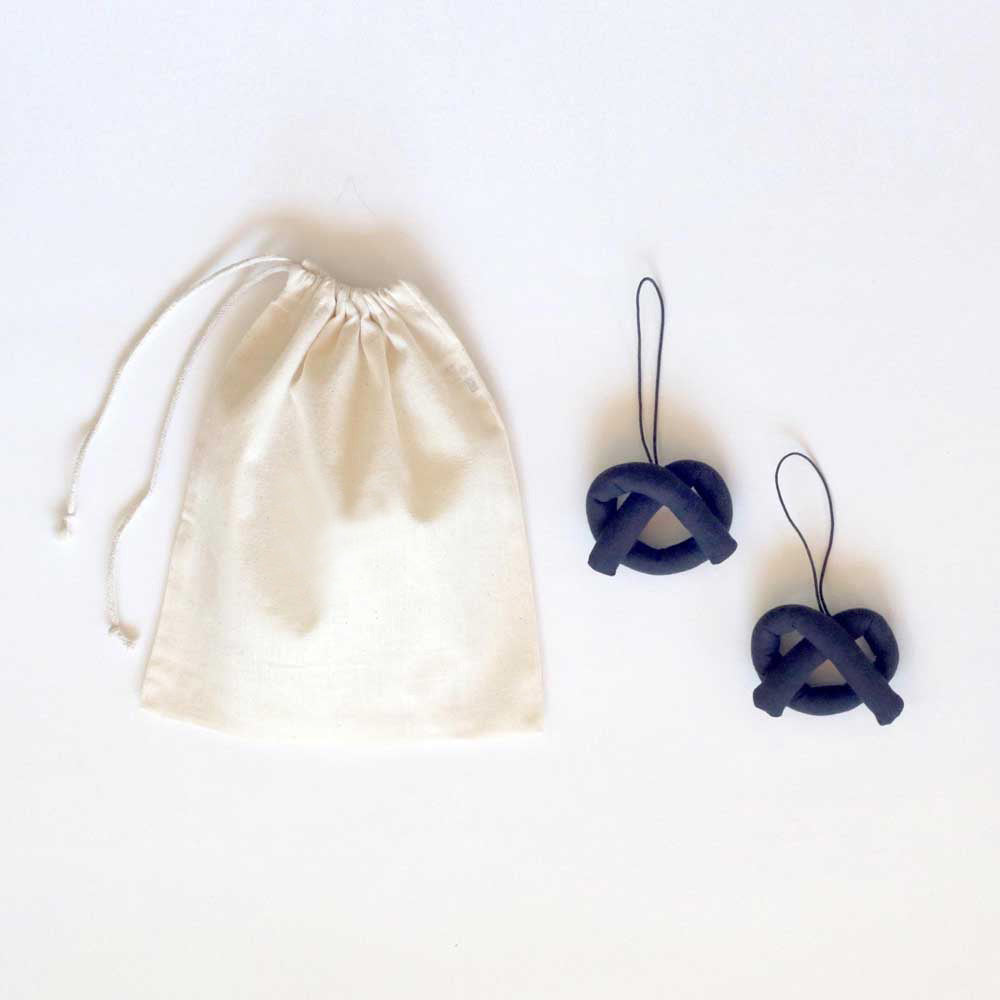 Pretzel Decoration Duo