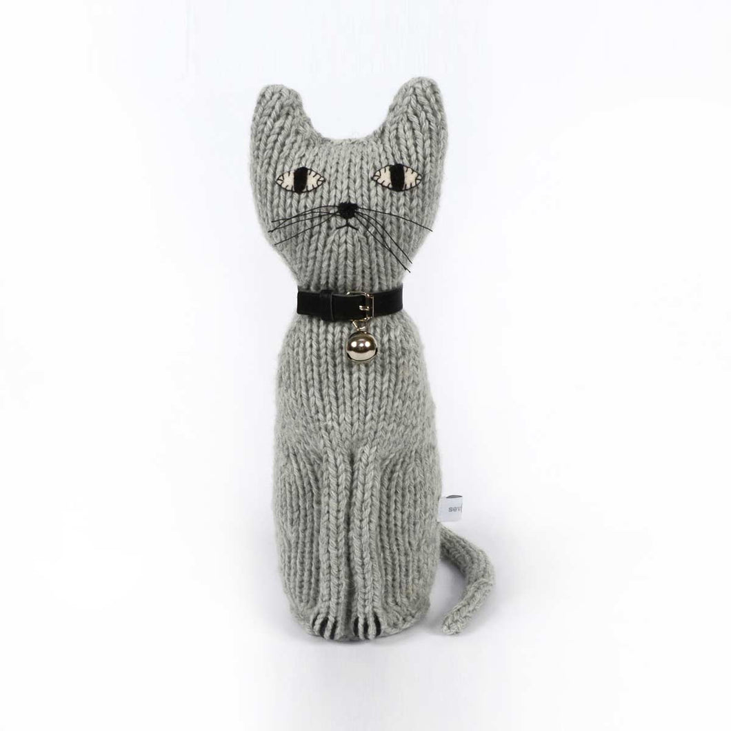 Severina Kids Vito hand knitted cat