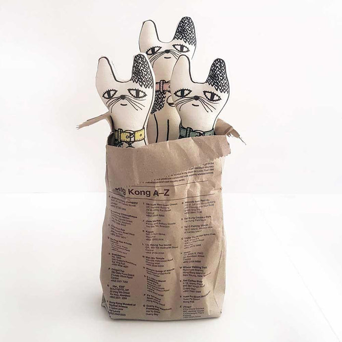 Goup of mini cats in a paper bag, Severina Kids